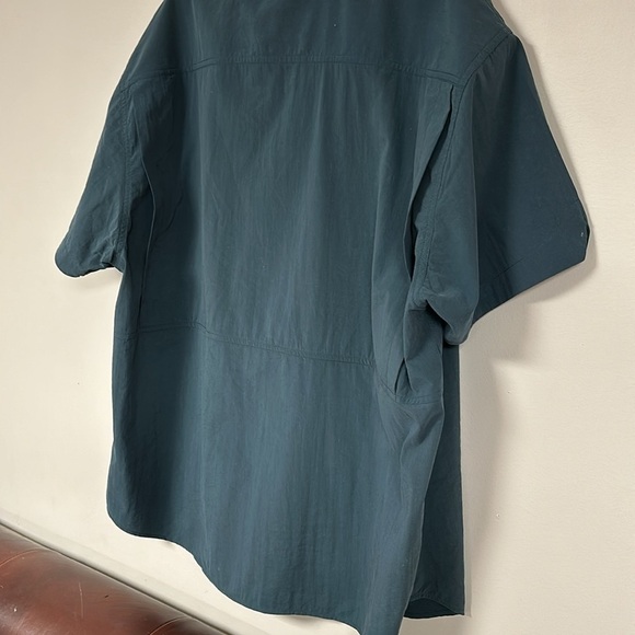 New Balance Nylon Button Down Shirt, Wicking Mesh panel, vented back, XL, EUC - Picture 8 of 10